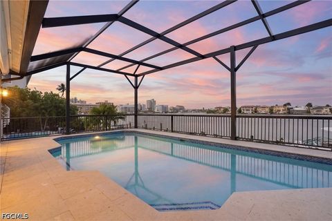 325 Oak Avenue Naples FL 34108