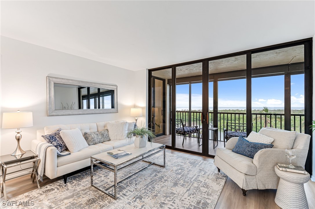 17 Bluebill Avenue 604
