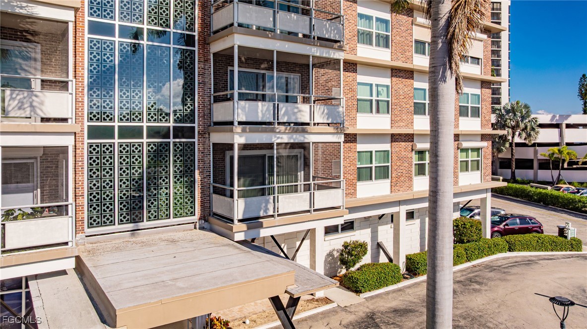 2350 W 1st Street 205