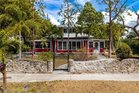 1525 Palm Avenue Fort Myers FL 33916