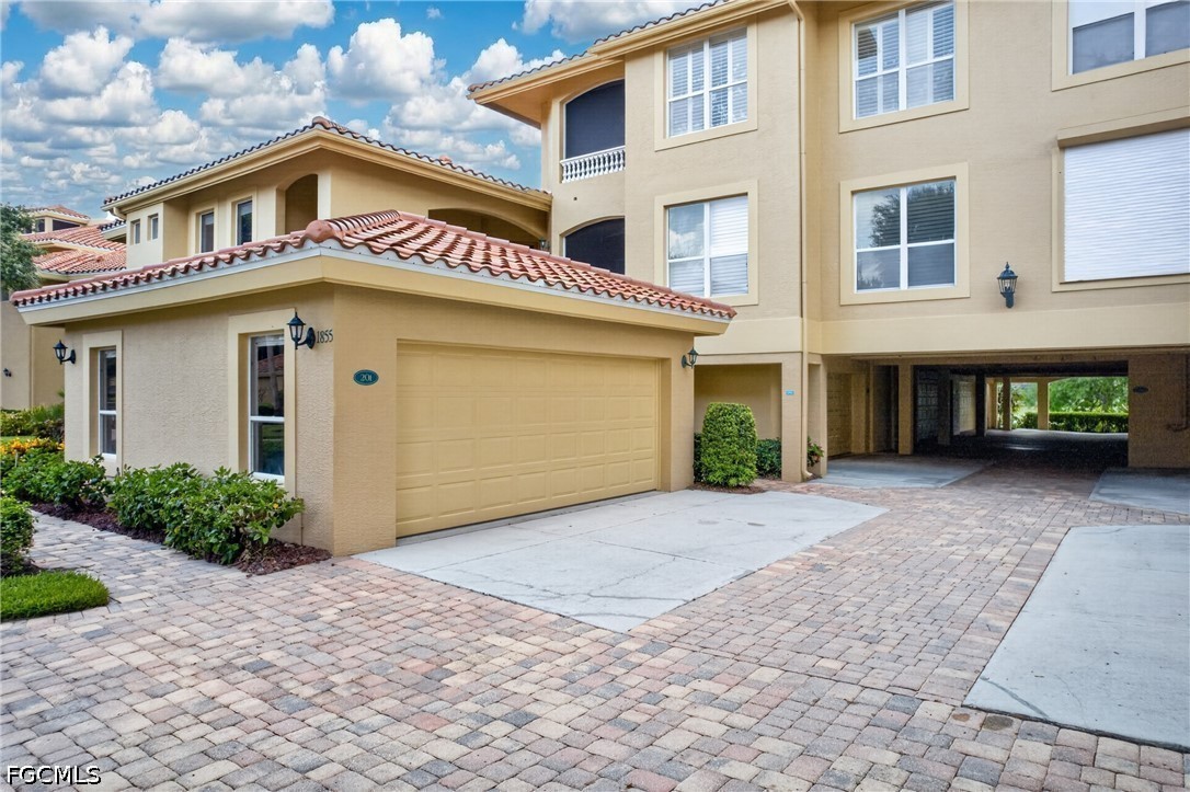1855 Les Chateaux Boulevard 5-201