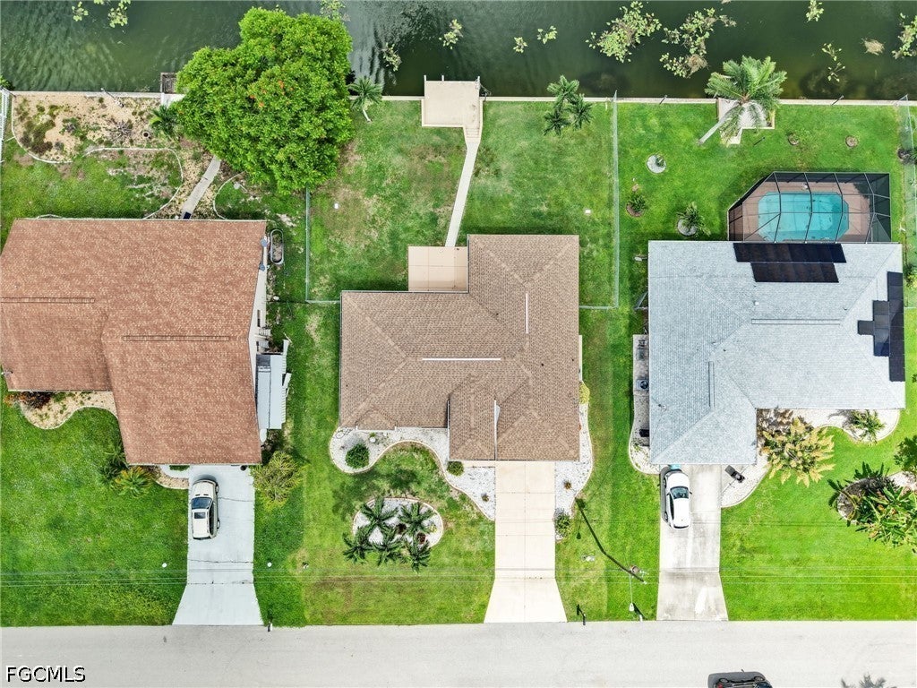 323 SE 9th Avenue