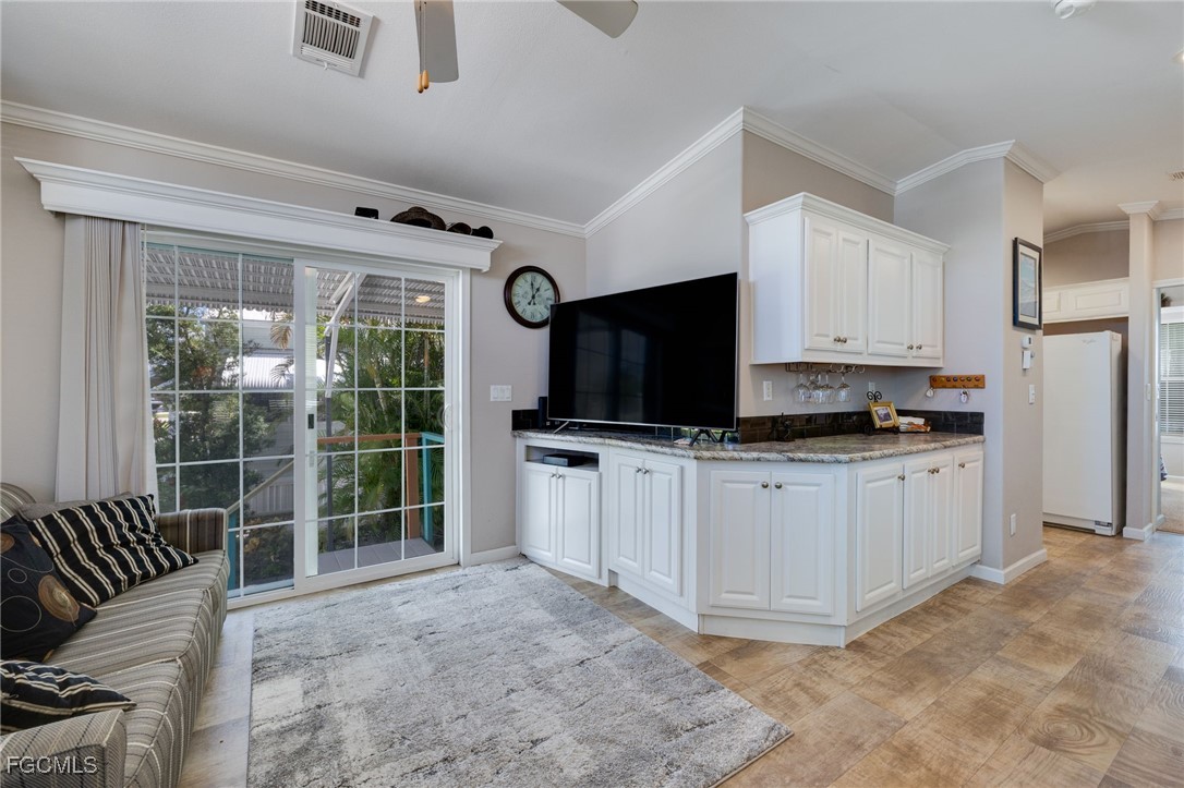 11083 Sunburst Lane