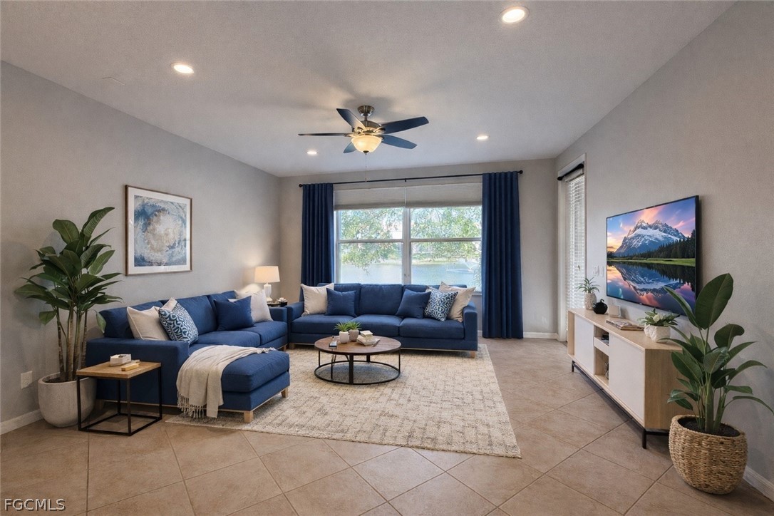 Photo 1 of 33 — 9762 Roundstone Circle, Fort Myers, FL 33967