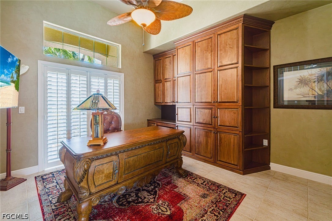1925 Harbour Circle