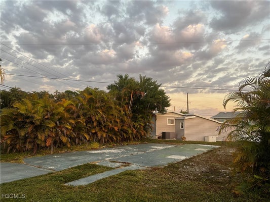 20511 BASIN DR, ESTERO, FL 33928 - Image ff0f79cf0ffd3c5ff4e7ead08b862b3b/1604541196
