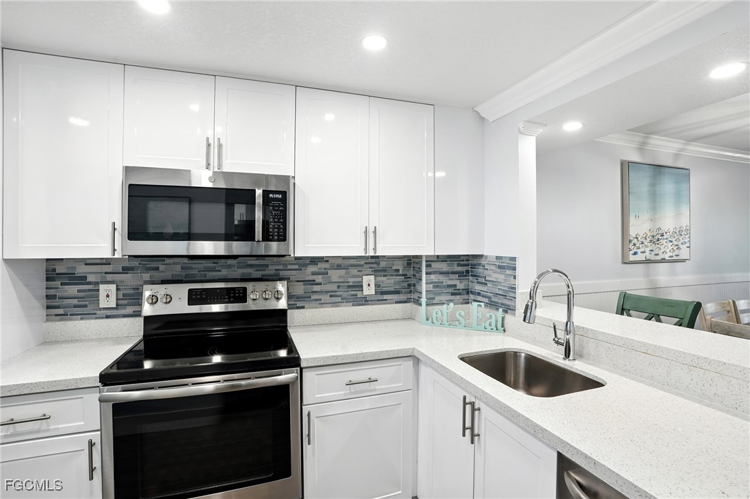 440 Seaview Court 201