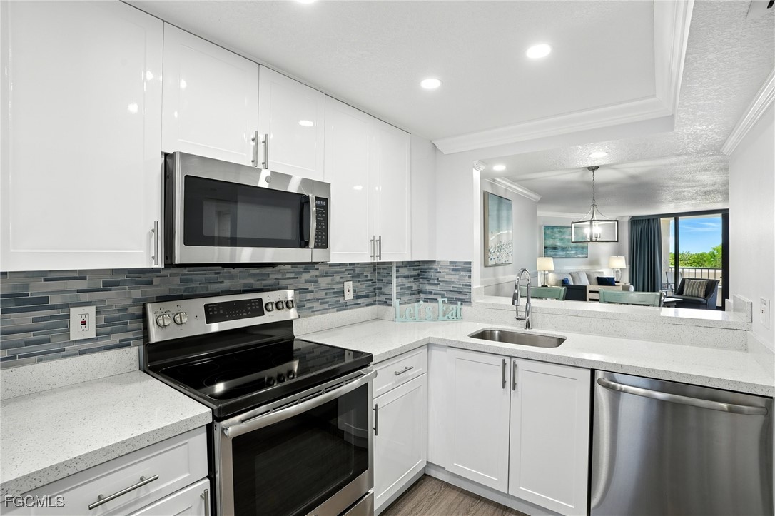 440 Seaview Court 201