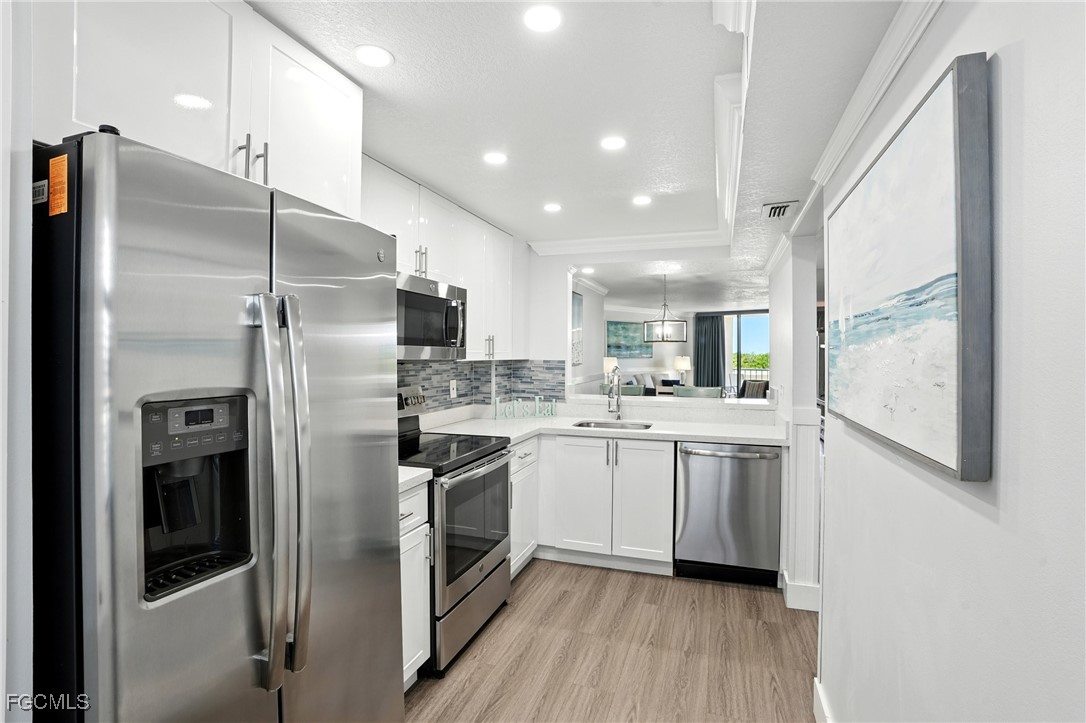 440 Seaview Court 201