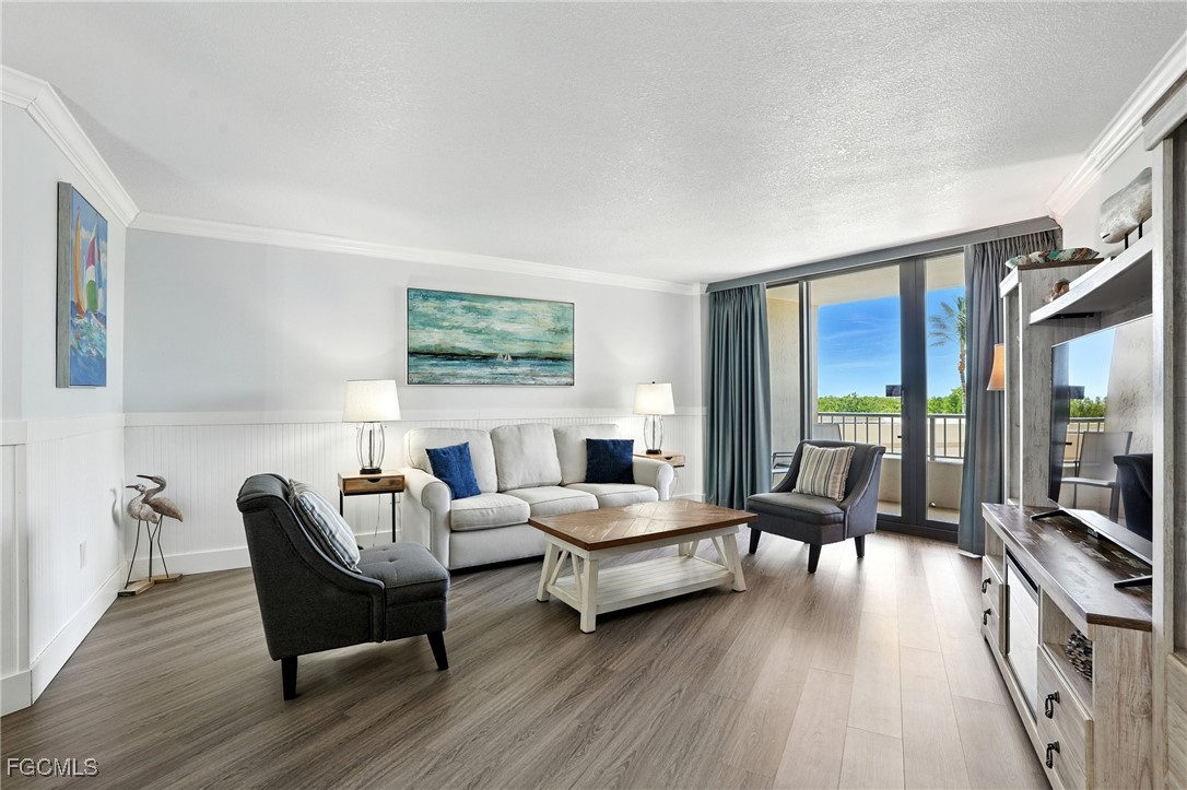 440 Seaview Court 201