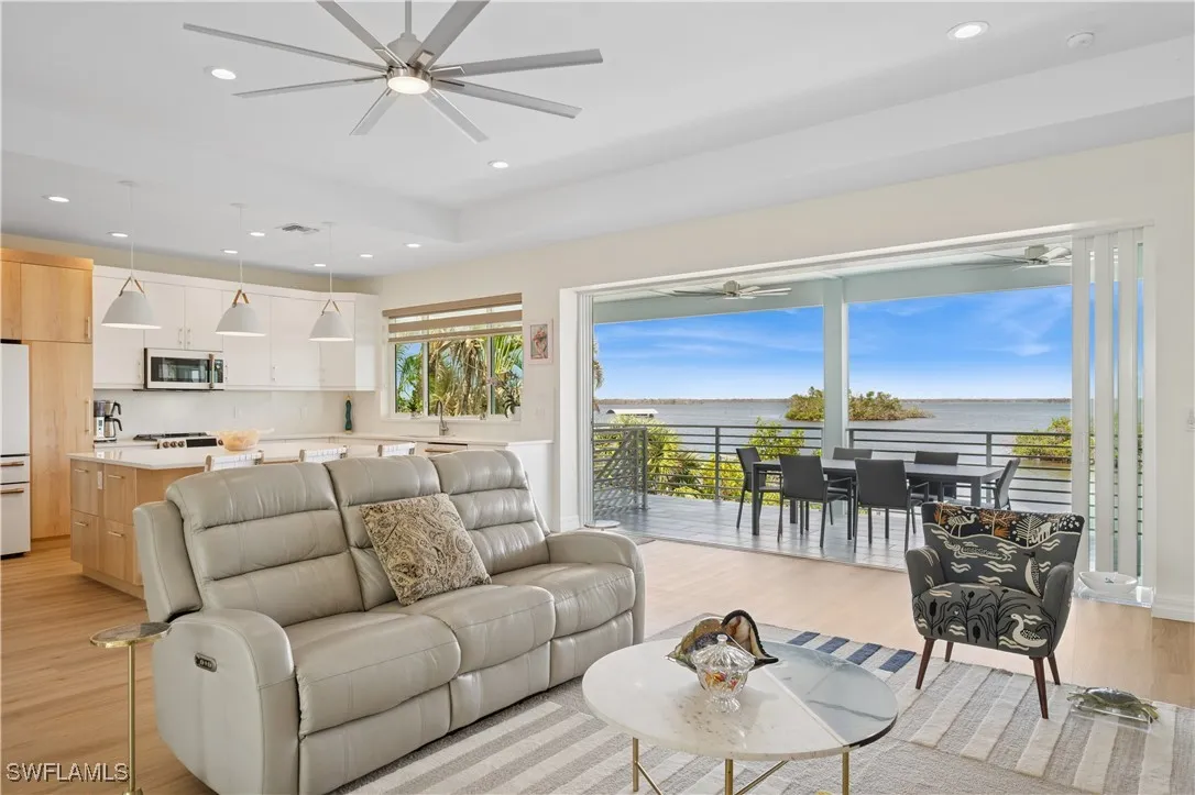 Fort Myers Beach, Florida, 33931, United States, 3 Bedrooms Bedrooms, ,3 BathroomsBathrooms,Residential,Active,1849238