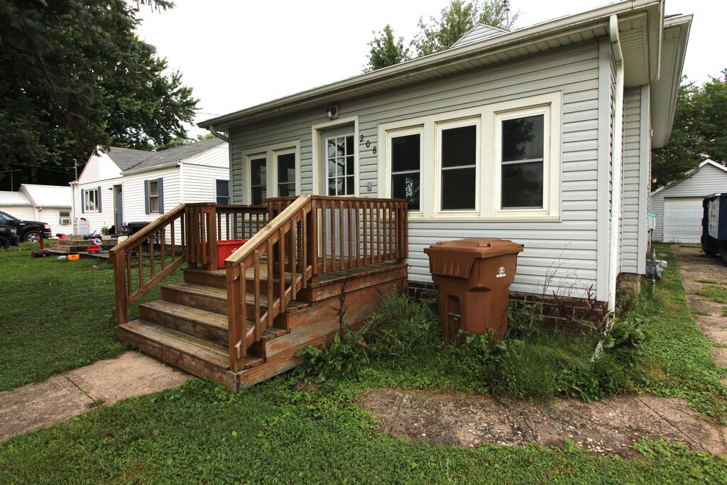 208 2nd Street - Photo 2