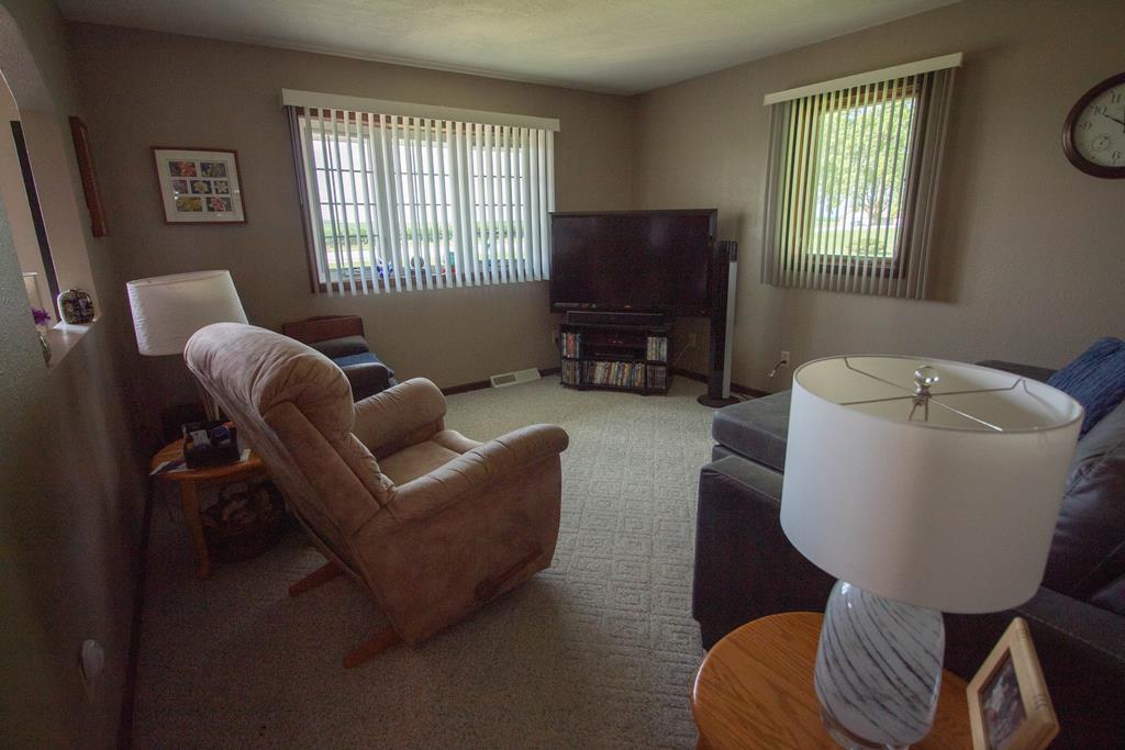 1115 310th Street - Photo 4