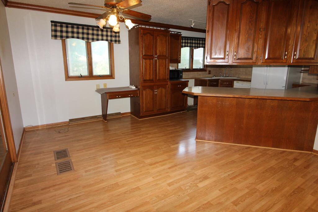 1305 15th Ave - Photo 4