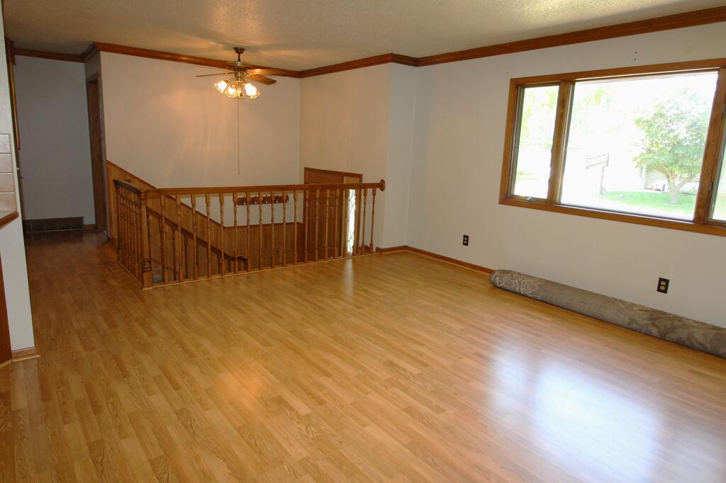1305 15th Ave - Photo 3