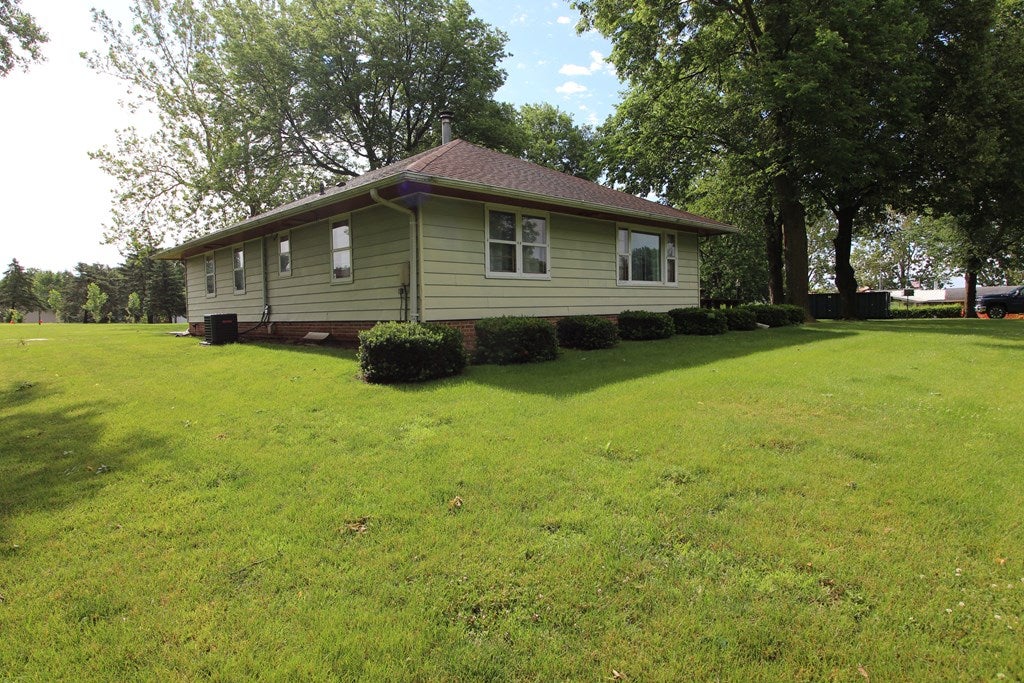 720 1st Ave. - Photo 2