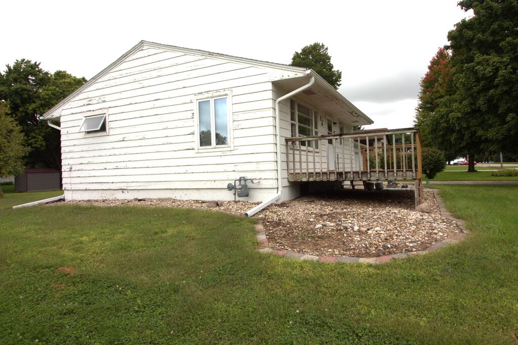 530 Farnham - Photo 2