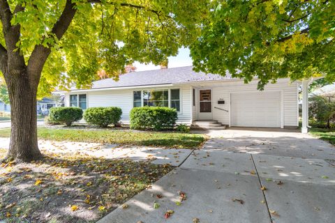 Photo of 932 14th St S, La Crosse, WI 54601 (MLS # 1941436) Photo of 932 14th St S, La Crosse, WI 54601 (MLS # 1941436)