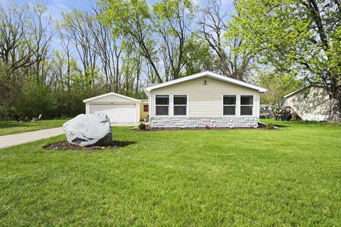 Photo of W9370 Burr Ln, Cambridge, WI 53523 (MLS # 1961829)