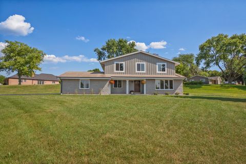 Photo of 890 Janacek Rd, Brookfield, WI 53045 (MLS # 1928745)