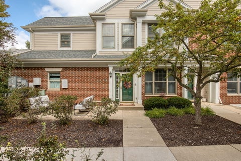 Photo of 1911 Norhardt Dr, Brookfield, WI 53045 (MLS # 1979327)
