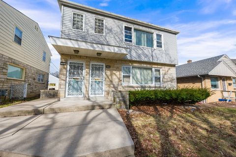 Photo of 4047 N 85th St N, Milwaukee, WI 53222 (MLS # 1958732)