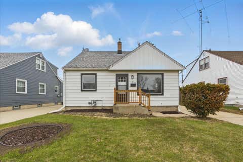 Photo of 1316 Blake Ave, South Milwaukee, WI 53172 (MLS # 1913465)