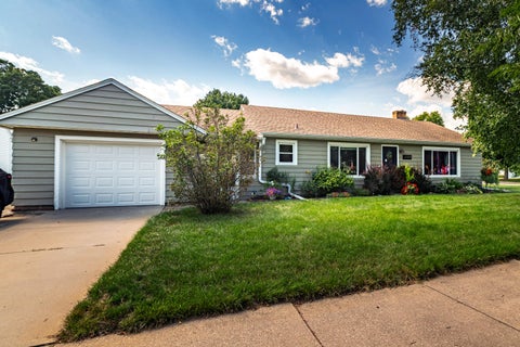 Photo of 2104 22nd Street St S, La Crosse, WI 54601 (MLS # 1976546)