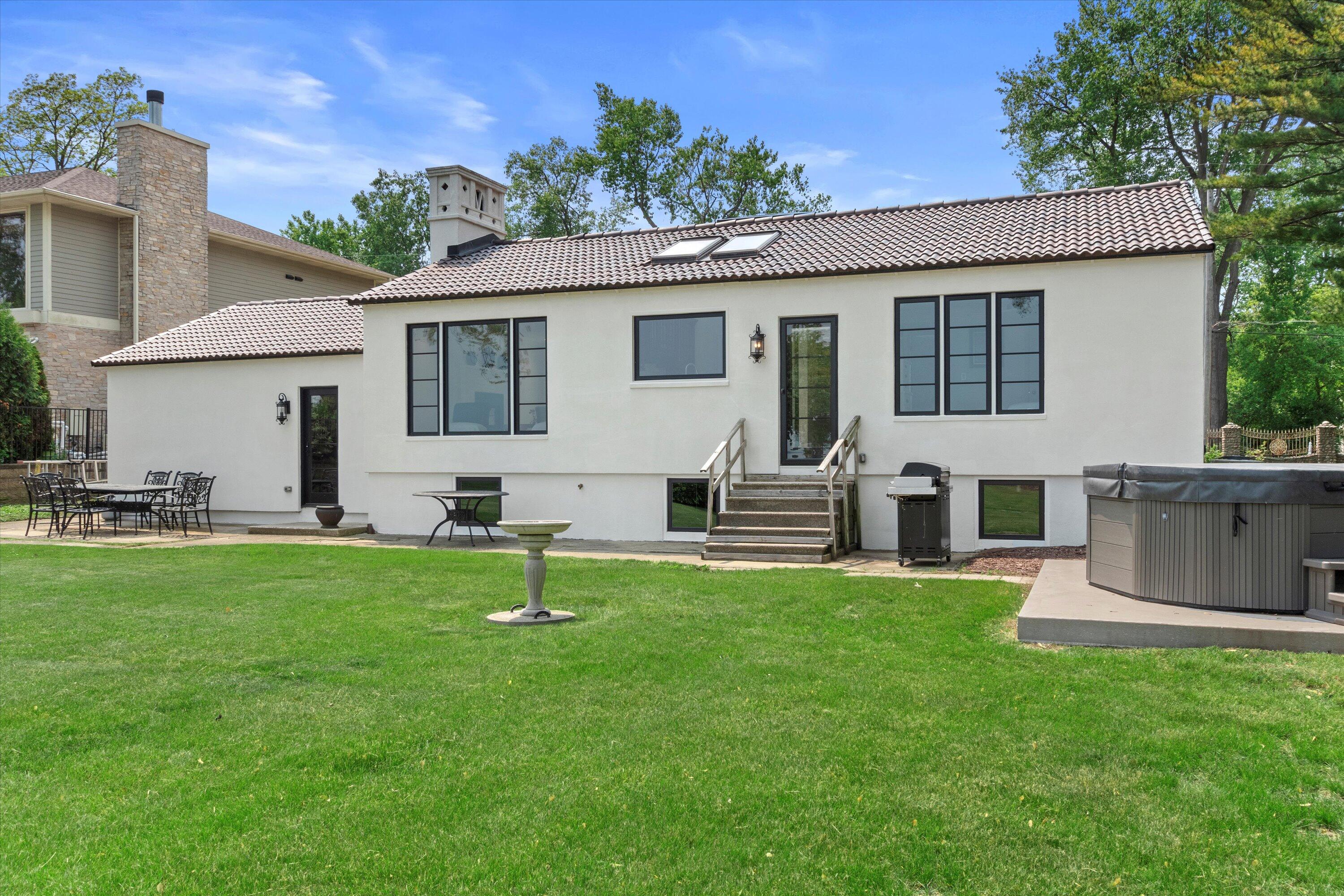 Pleasant Prairie, Wisconsin 53158, United States, 2 Bedrooms Bedrooms, ,1 BathroomBathrooms,Residential,Active,150994