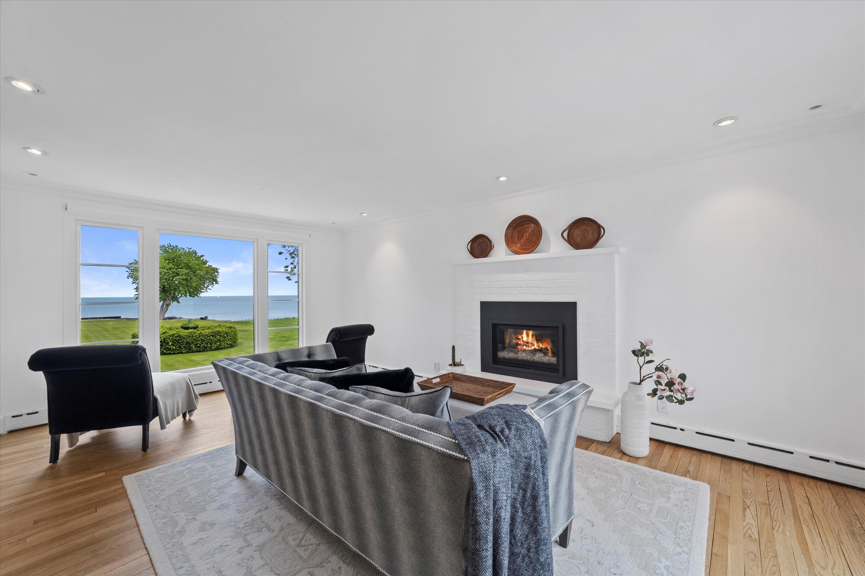 Pleasant Prairie, Wisconsin 53158, United States, 2 Bedrooms Bedrooms, ,1 BathroomBathrooms,Residential,Active,150994