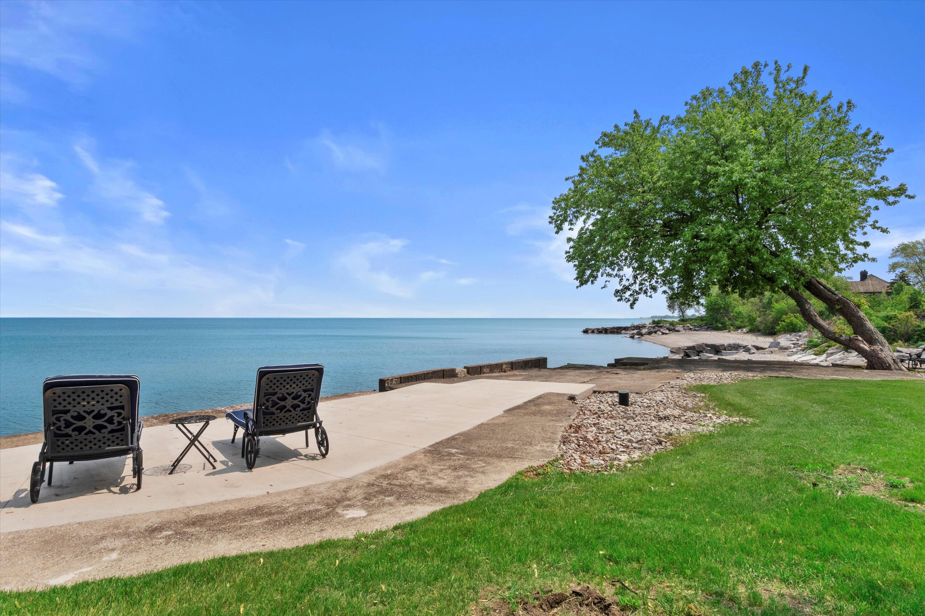 Pleasant Prairie, Wisconsin 53158, United States, 2 Bedrooms Bedrooms, ,1 BathroomBathrooms,Residential,Active,150994