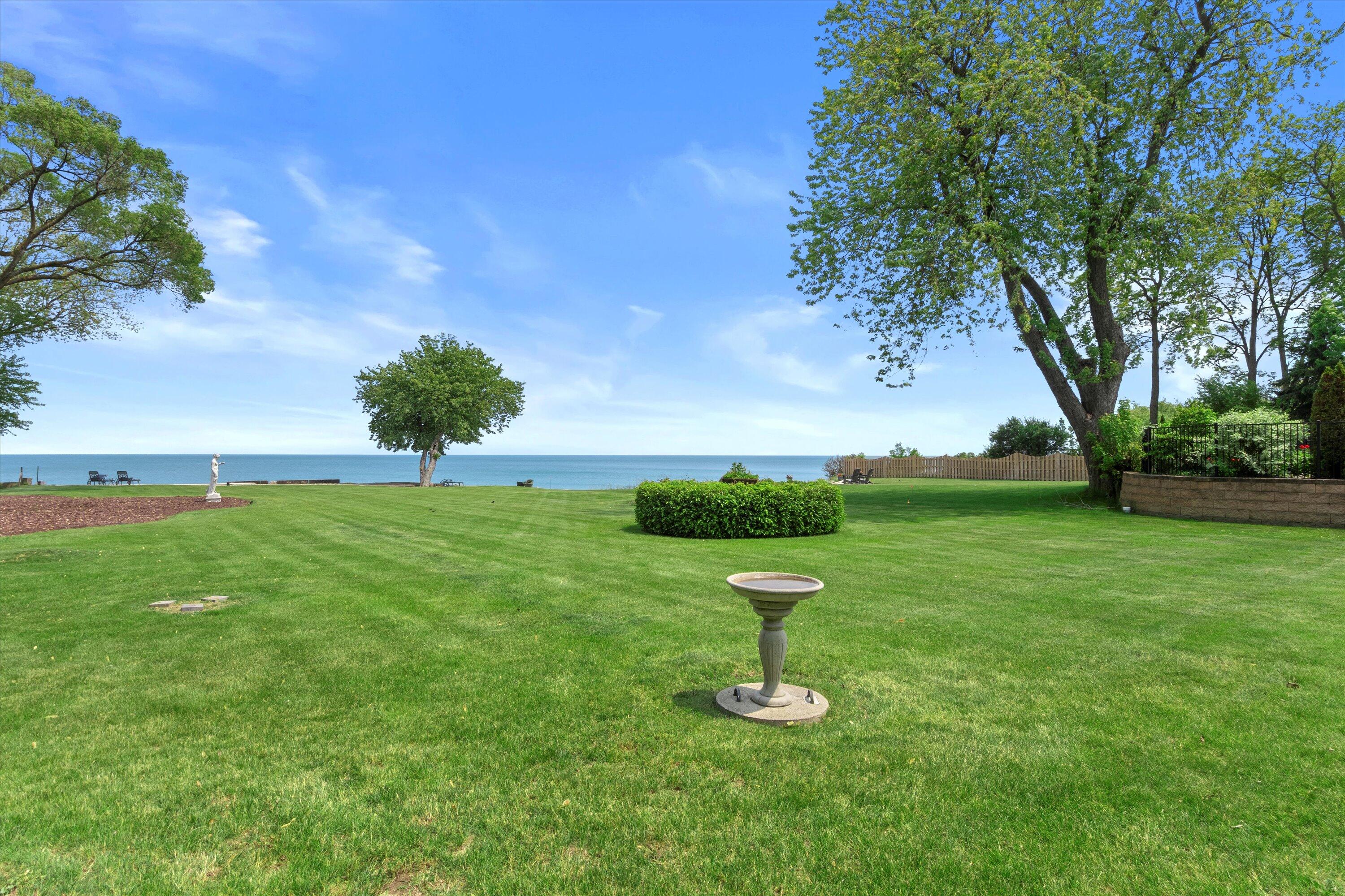 Pleasant Prairie, Wisconsin 53158, United States, 2 Bedrooms Bedrooms, ,1 BathroomBathrooms,Residential,Active,150994