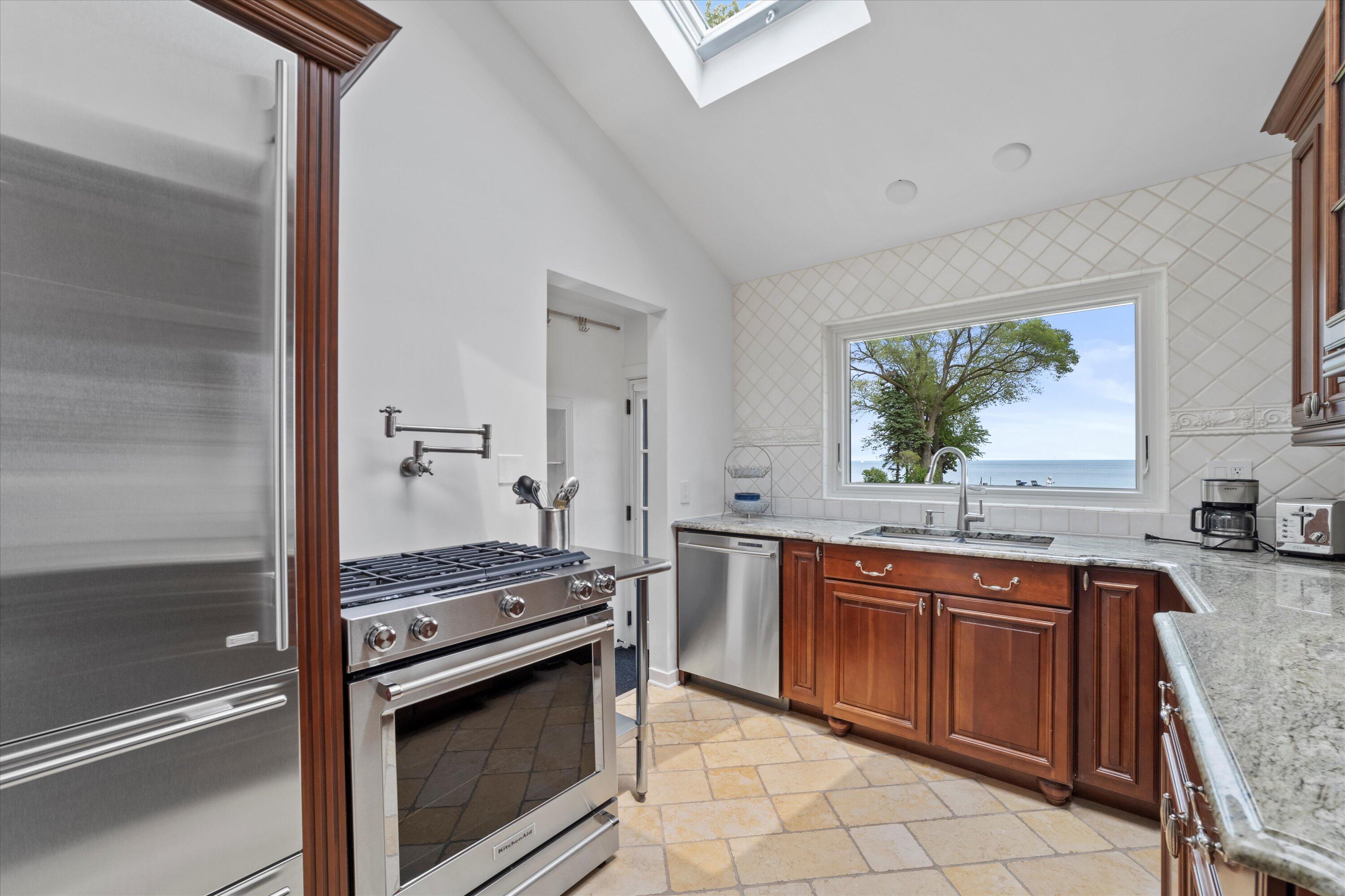 Pleasant Prairie, Wisconsin 53158, United States, 2 Bedrooms Bedrooms, ,1 BathroomBathrooms,Residential,Active,150994