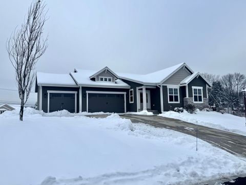 Photo of W255S5377 Primrose Ln, Waukesha, WI 53189 (MLS # 1944414)