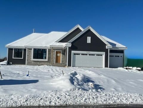 Photo of W251N2437 Valleyview Cir, Pewaukee, WI 53072 (MLS # 1944740)