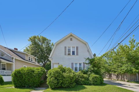 Photo of 1911 43rd St, Kenosha, WI 53140 (MLS # 1970752)