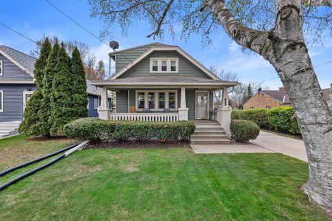 Photo of 9015 W Cold Spring Rd, Greenfield, WI 53228 (MLS # 1960926)