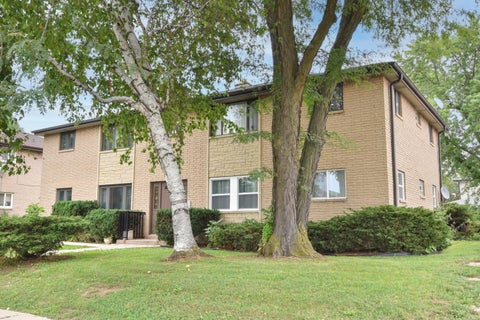 Photo of 5680 N 91st St, Milwaukee, WI 53225 (MLS # 1976583)