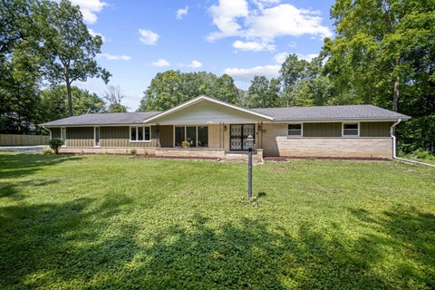 Photo of 8441 S 20th St, Oak Creek, WI 53154 (MLS # 1985045)