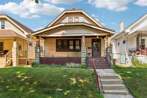 Photo of 3325 N Weil St, Milwaukee, WI 53212 (MLS # 1969836)