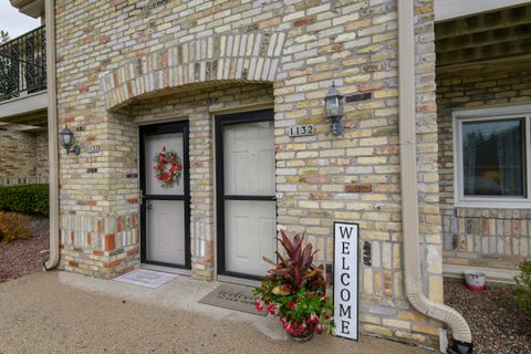Photo of 1132 W Baldwin Ct, Mequon, WI 53092 (MLS # 1960100)