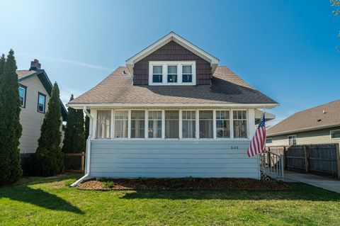 Photo of 2123 27th St, Kenosha, WI 53140 (MLS # 1957943)