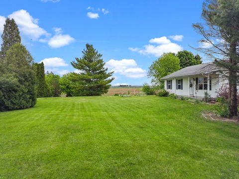 Photo of 13448 E Creek Rd, Bradford, WI 53114 (MLS # 1963790)