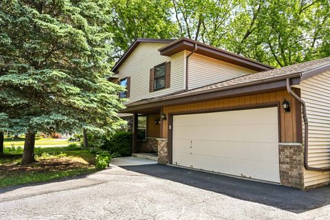 Photo of 14325 W Lincoln Ave, New Berlin, WI 53151 (MLS # 1964834)