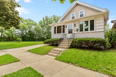 Photo of 6029 W Fairview Ave, Milwaukee, WI 53213 (MLS # 1883230)