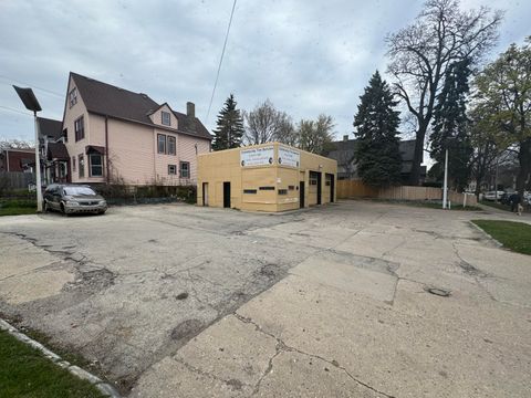 Photo of 102 W North Ave, Milwaukee, WI 53212 (MLS # 1916900)