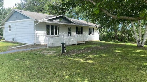Photo of 637 200th Ave, Paris, WI 53182 (MLS # 1968484)