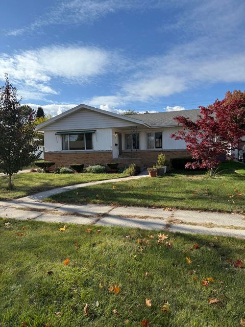 Photo of 2820 S 17th St, Sheboygan, WI 53081 (MLS # 1941466)