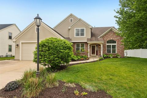 Photo of 3622 Applewood Dr, Waukesha, WI 53189 (MLS # 1963655)