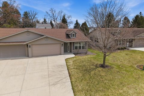 Photo of 437 Kennedy Ct, Howards Grove, WI 53083 (MLS # 1957239)
